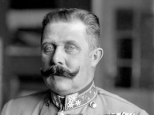 Brustbild Franz Ferdinand, Erzherzog von Österreich-Este (1863–1914) in Uniform. 